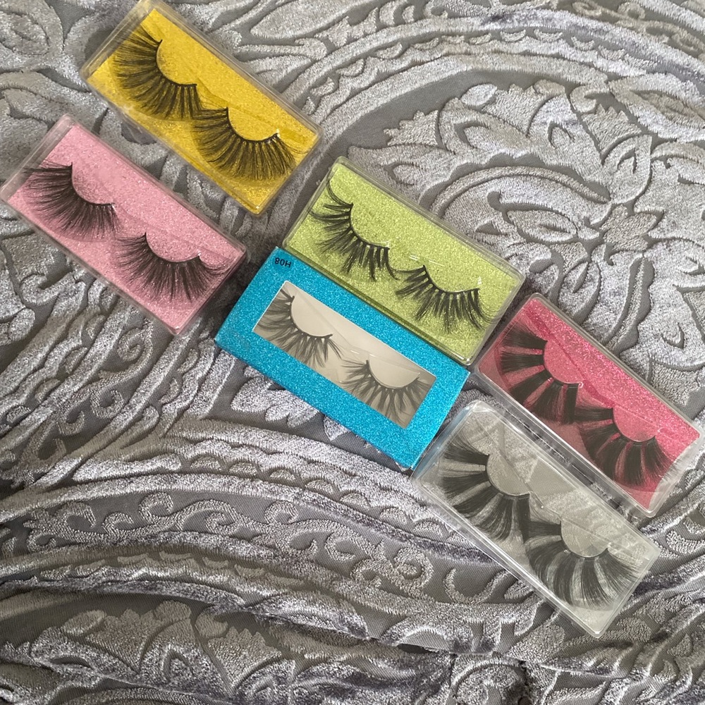Dramatic lashes - Picture 2 of 2